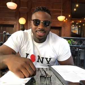 Meet your Posher, Zachary